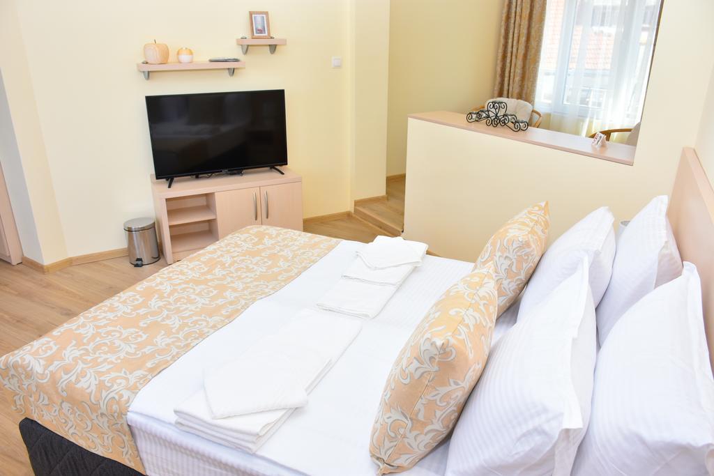 Luxury Apartments Burgas Екстер'єр фото